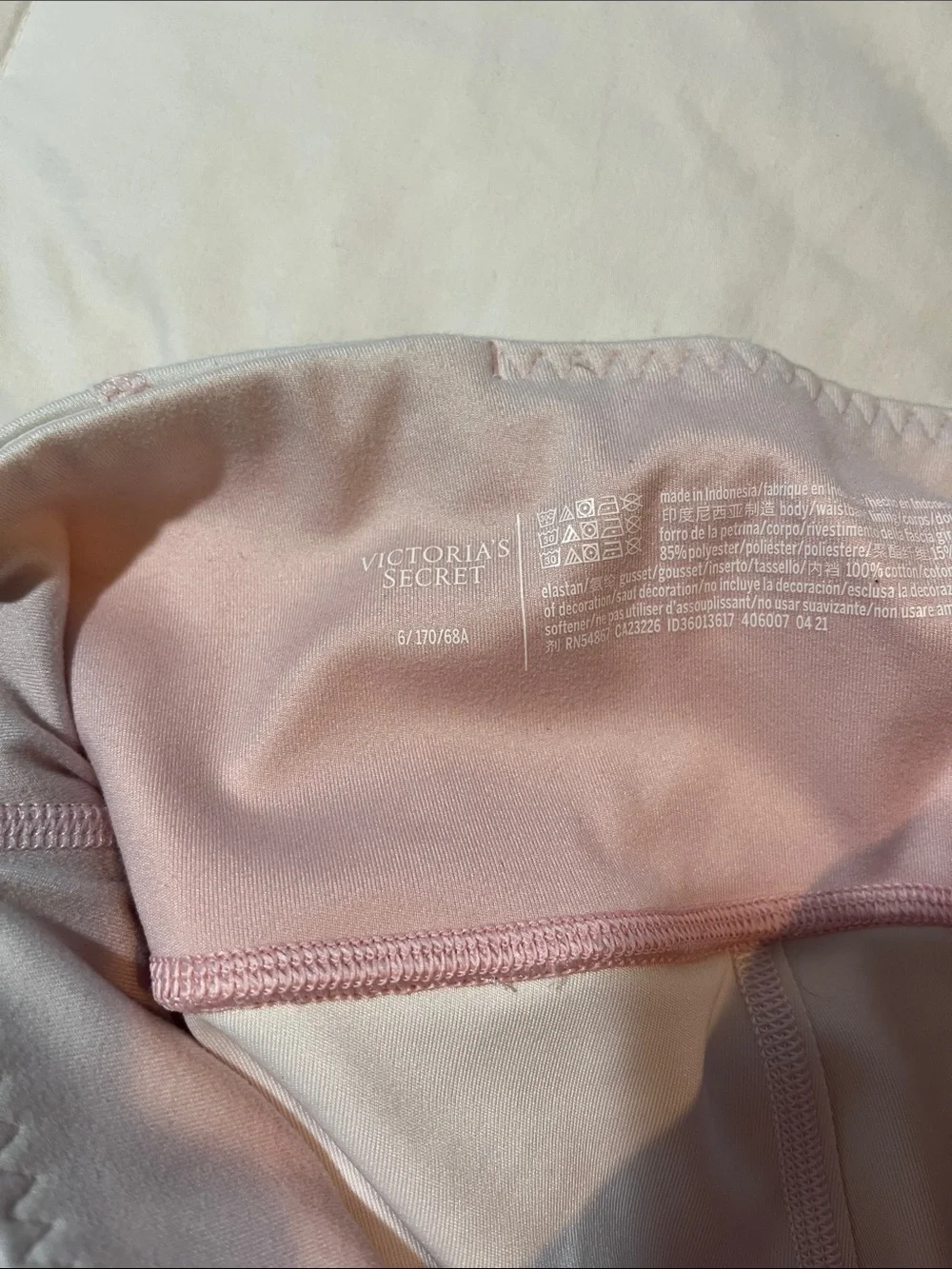 Victoria’s Secret Pastel Ombre Workout Set - Picture 7 of 10